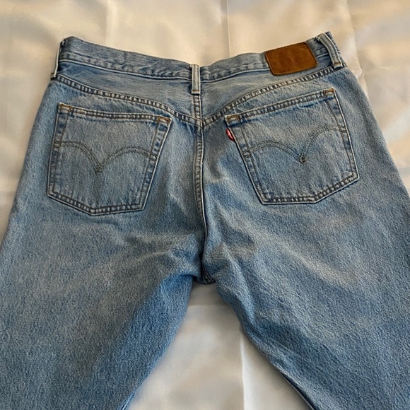 Levi 501 Distressed Light Blue Jeans - Picture 5 of 12